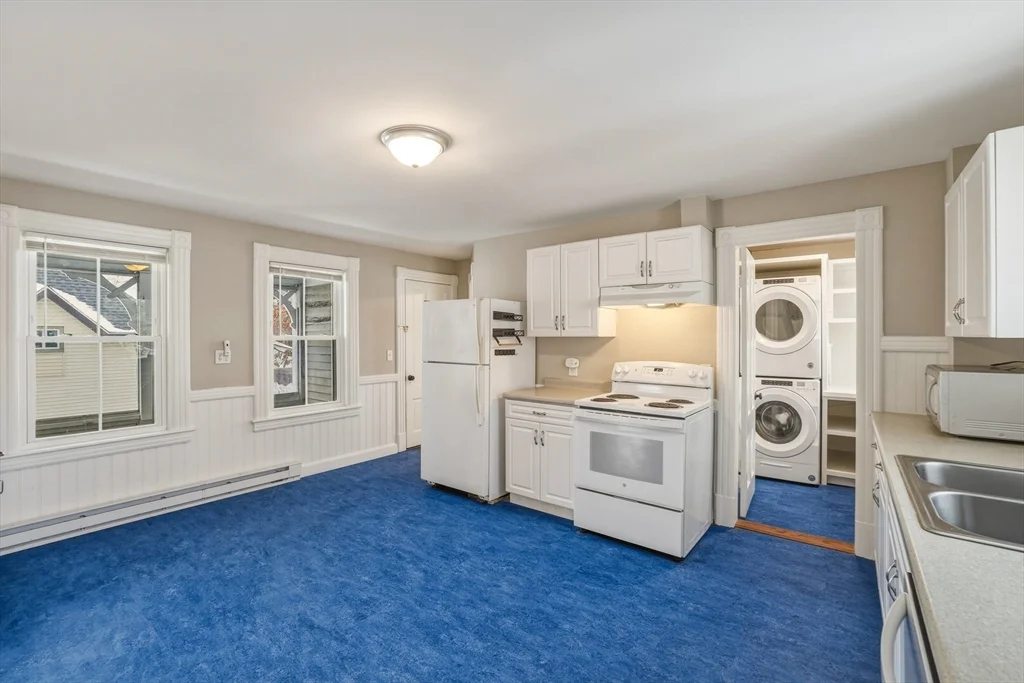 3 bed, 1 bath apartment for rent at 105 Nonotuck St Unit 105, Holyoke — photo 18 of 26