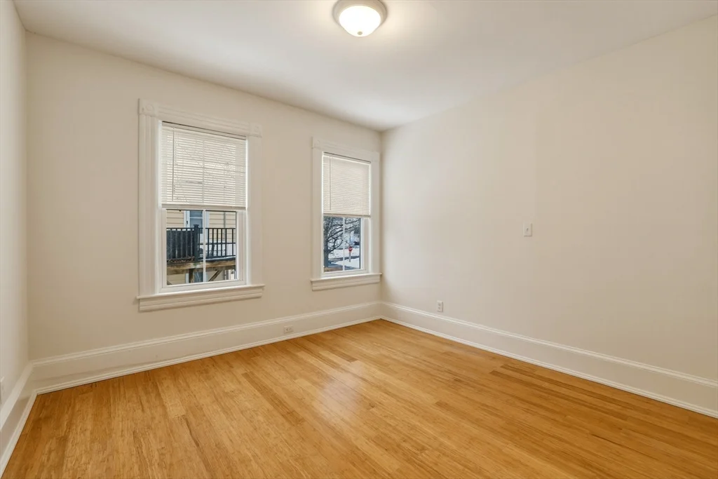 3 bed, 1 bath apartment for rent at 105 Nonotuck St Unit 105, Holyoke — photo 24 of 26