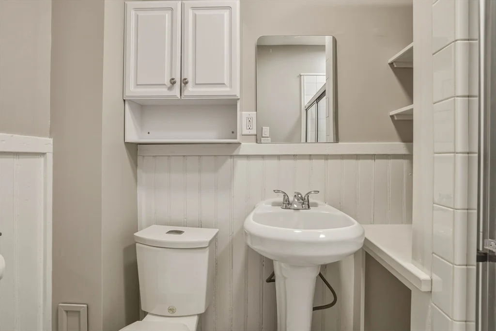 3 bed, 1 bath apartment for rent at 105 Nonotuck St Unit 105, Holyoke — photo 22 of 26
