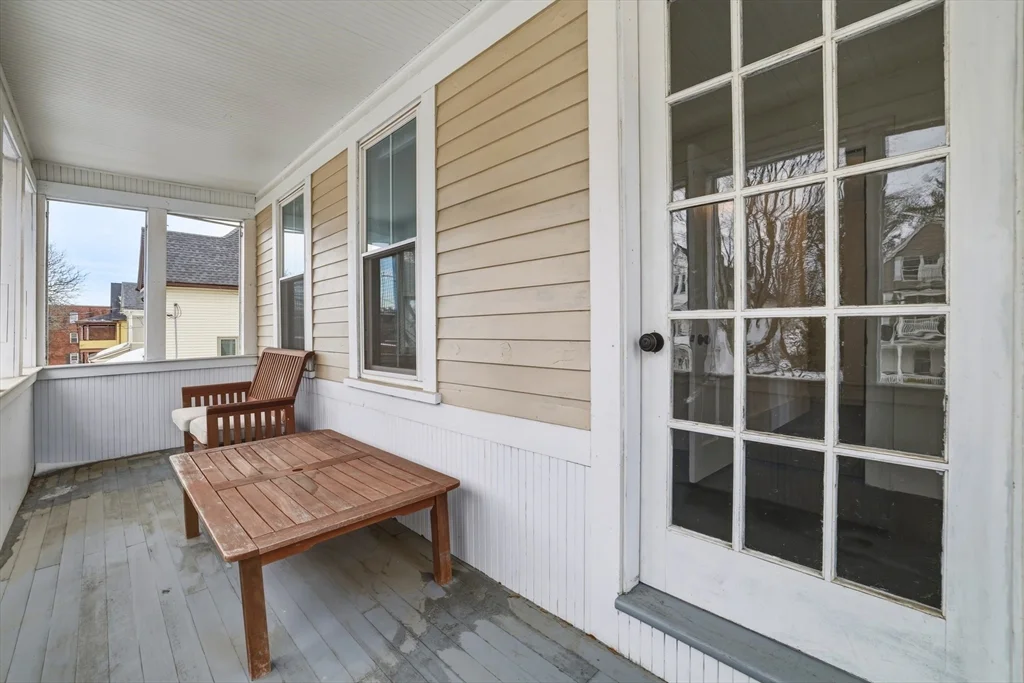 3 bed, 1 bath apartment for rent at 105 Nonotuck St Unit 105, Holyoke — photo 3 of 26