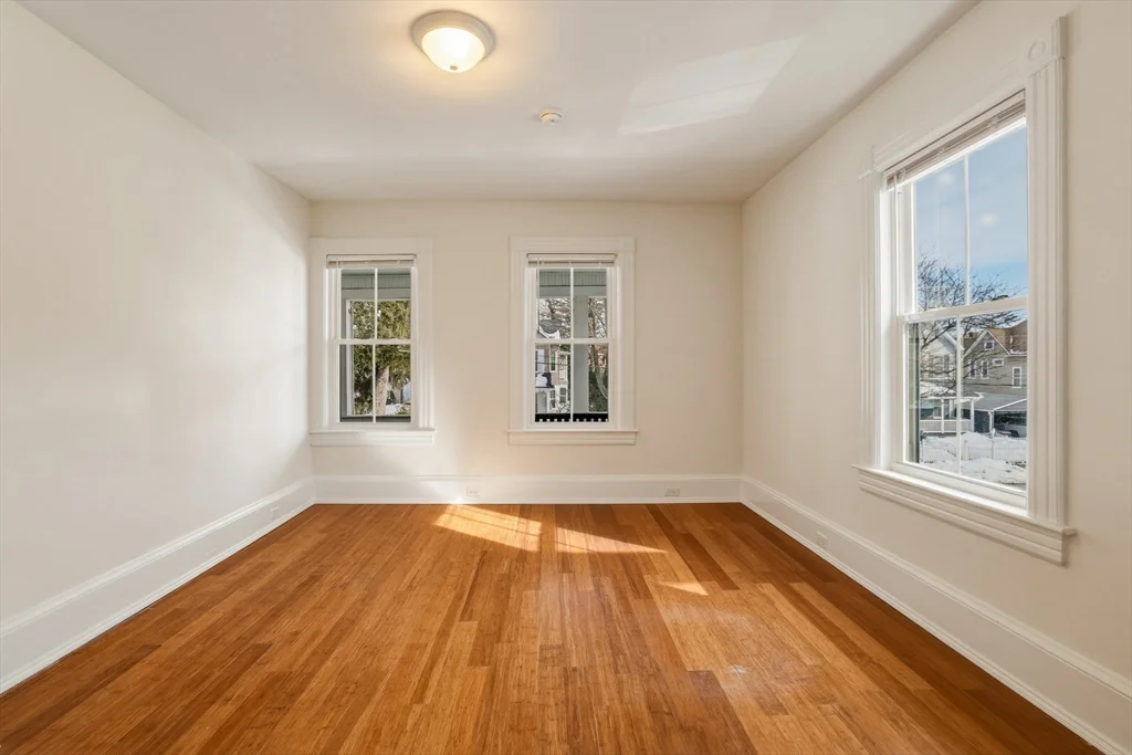 3 bed, 1 bath apartment for rent at 105 Nonotuck St Unit 105, Holyoke — photo 10 of 26