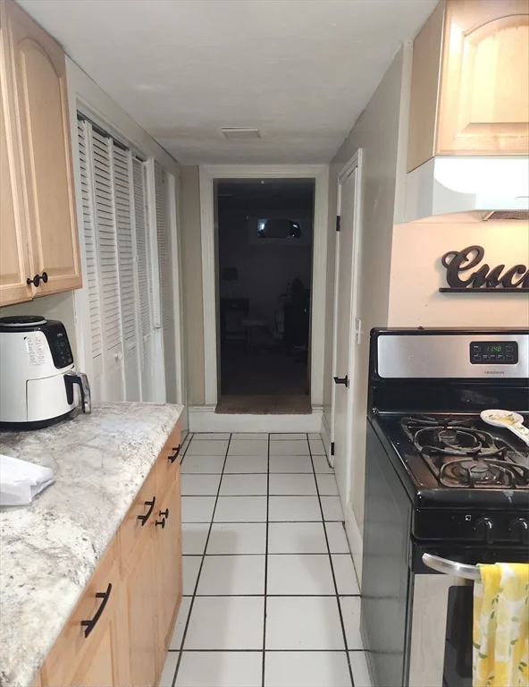 1 bed, 1 bath apartment for rent at 105 Pemberton St Unit 1, Revere — photo 12 of 15