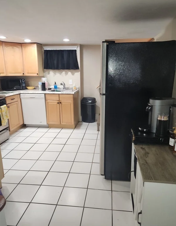 1 bed, 1 bath apartment for rent at 105 Pemberton St Unit 1, Revere — photo 11 of 15