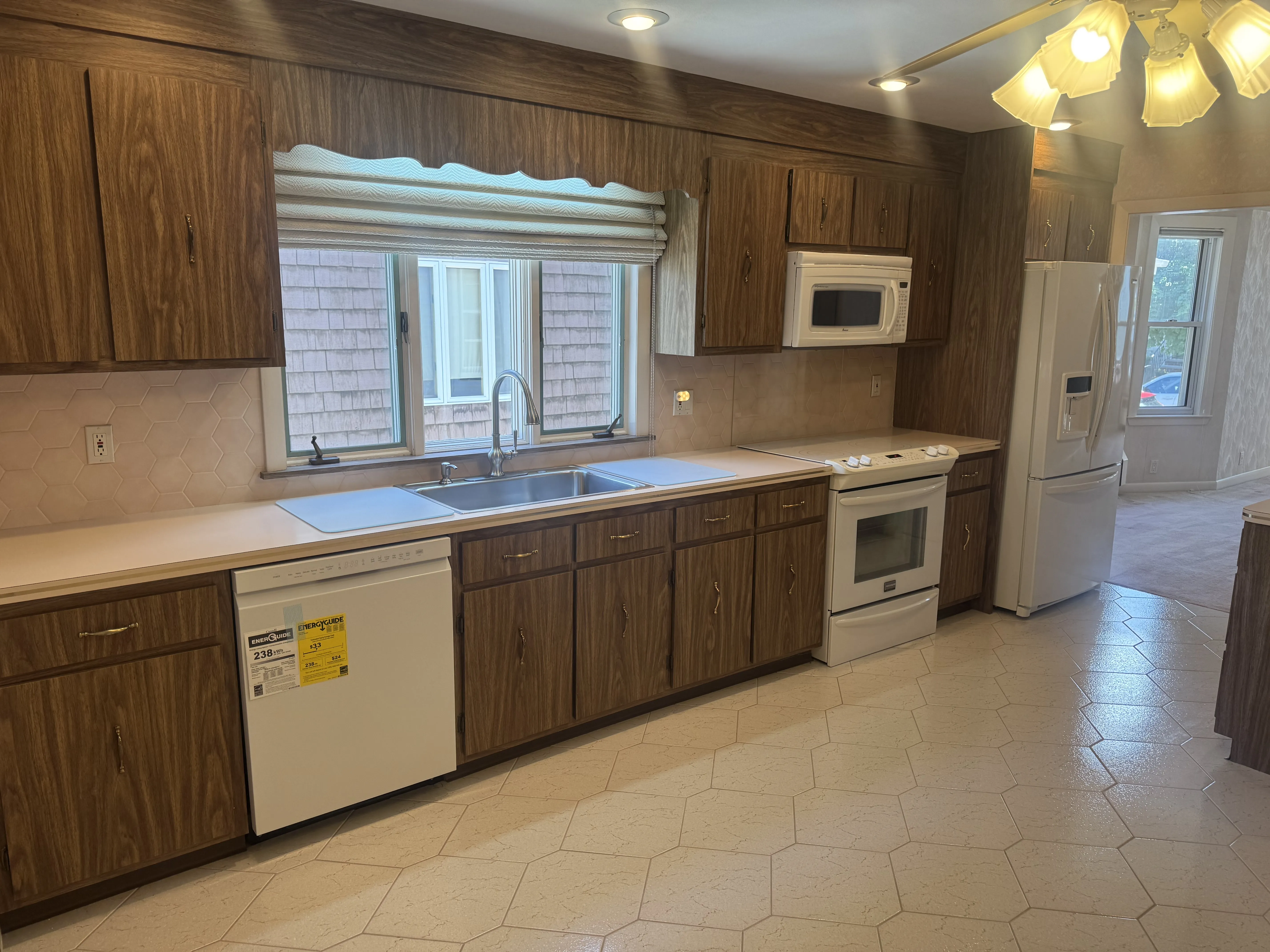 2 bed, 1 bath apartment for rent at 105 Princeton St Unit 1, South Medford — photo 1 of 20