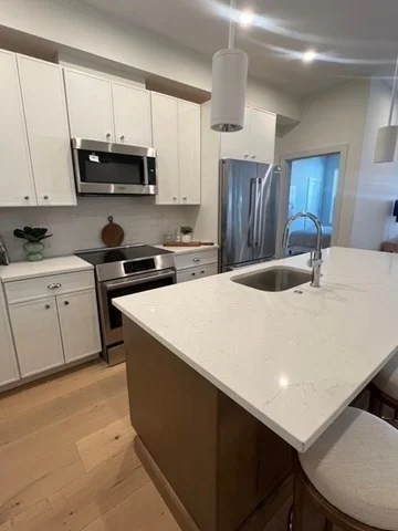 2 bed, 2 bath apartment for rent at 105 Sea St Unit 102, Quincy — photo 2 of 20