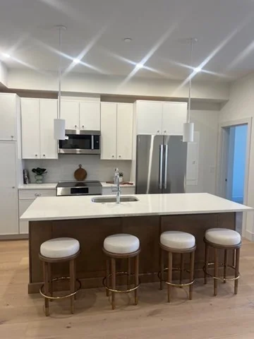 2 bed, 2 bath apartment for rent at 105 Sea St Unit 102, Quincy — photo 1 of 20