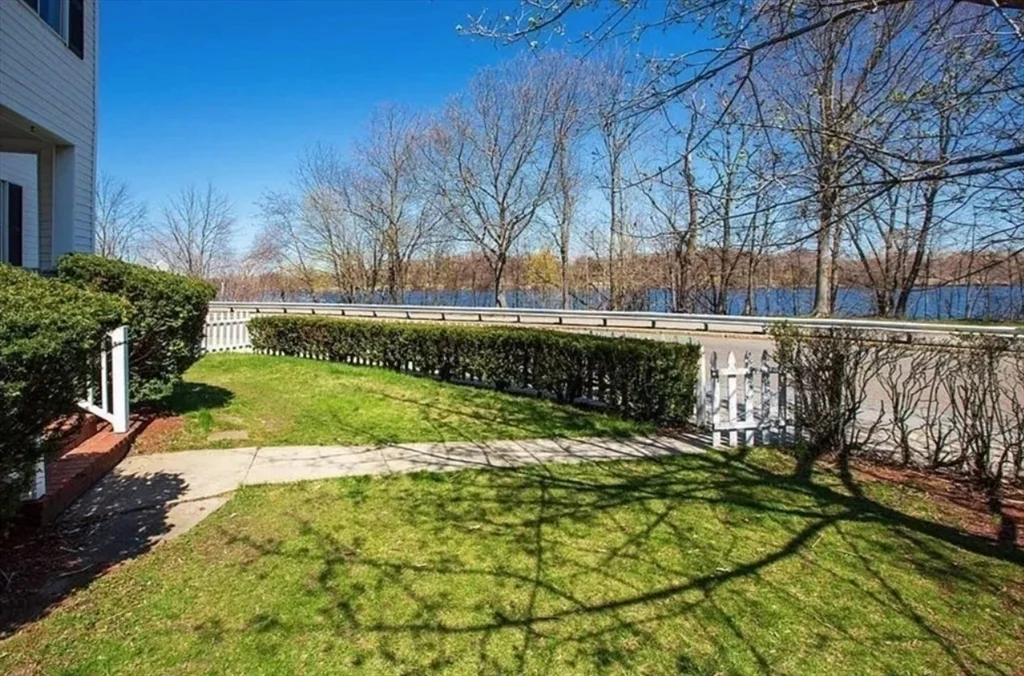 2 bed, 1 bath apartment for rent at 105 Shore Dr Unit 1, Ten Hills — photo 17 of 18