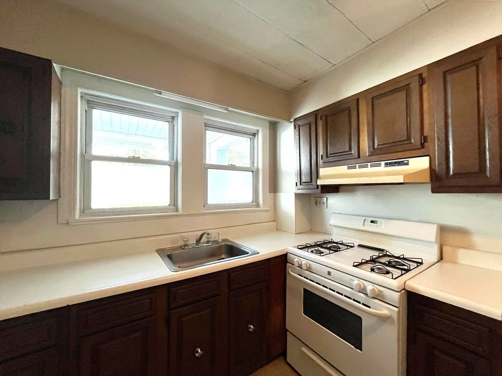 2 bed, 1 bath apartment for rent at 105 Shore Dr Unit 1, Ten Hills — photo 9 of 18