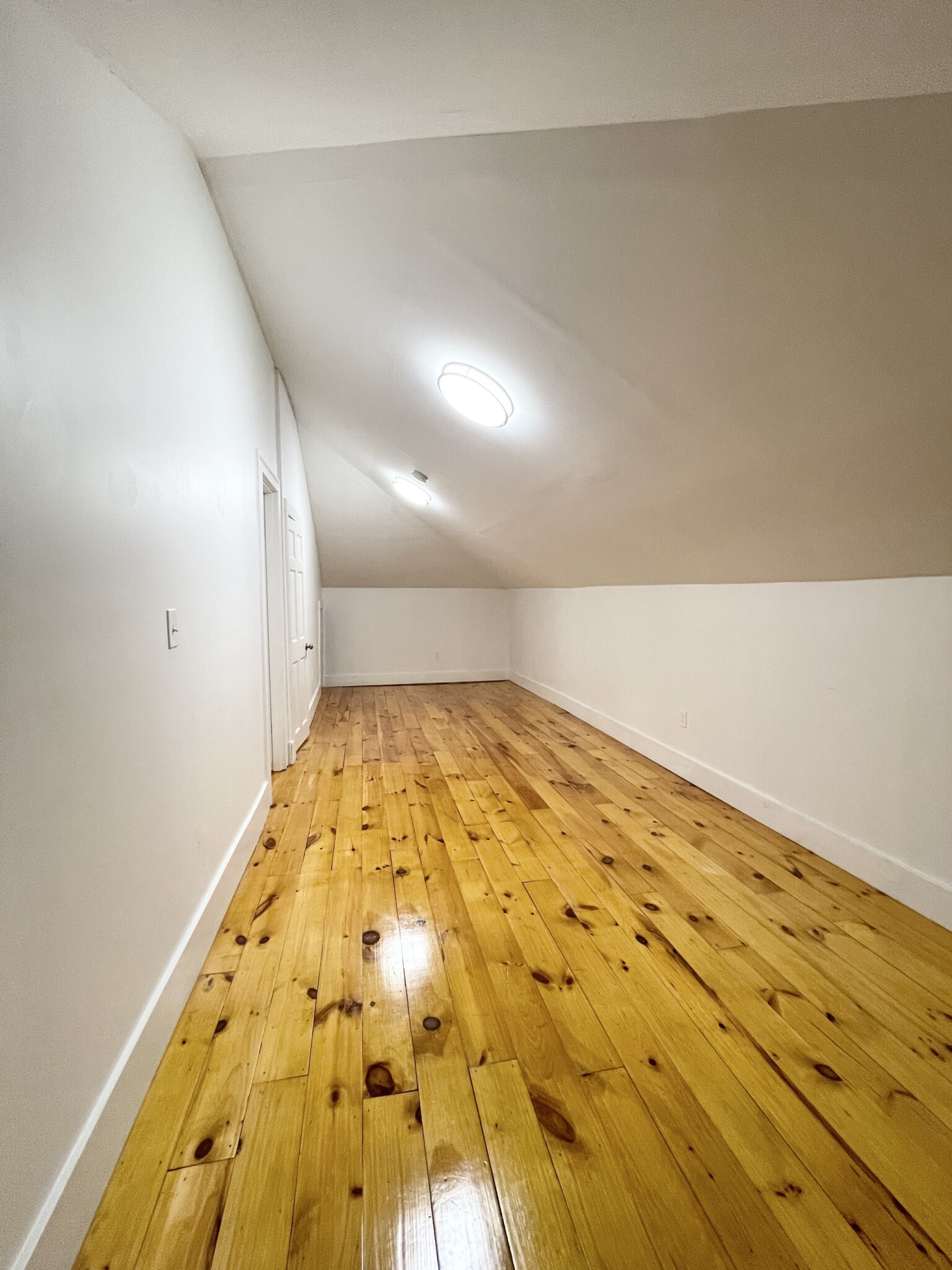 4 bed, 1 bath apartment for rent at 105 Summer St Unit 03, Spring Hill — photo 9 of 15