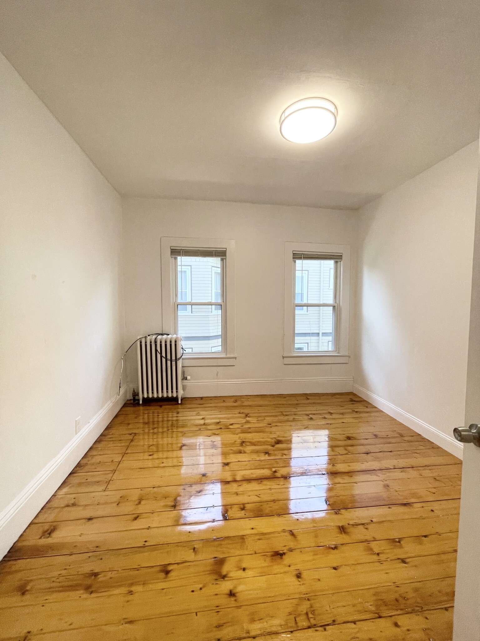4 bed, 1 bath apartment for rent at 105 Summer St Unit 03, Spring Hill — photo 4 of 15