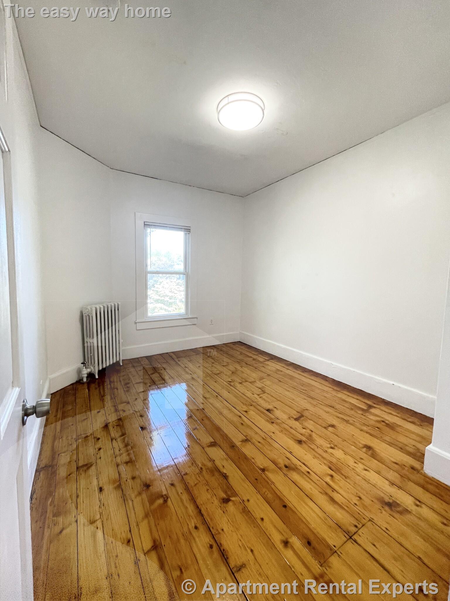 3 bed, 1 bath apartment for rent at 105 Summer St Unit 3, Union Square — photo 5 of 10