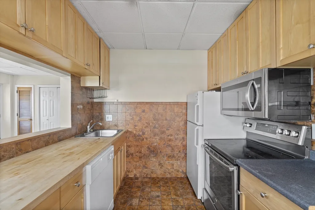 1 bed, 1 bath apartment for rent at 105 West Fourth St Unit 3A, South Boston — photo 6 of 10