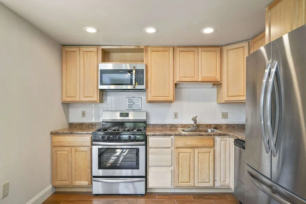 4 bed, 1 bath apartment for rent at 105 West Concord St Unit 2, South End — photo 1 of 33