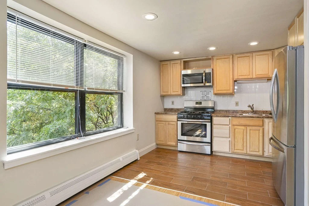 4 bed, 1 bath apartment for rent at 105 West Concord St Unit 2, South End — photo 2 of 33