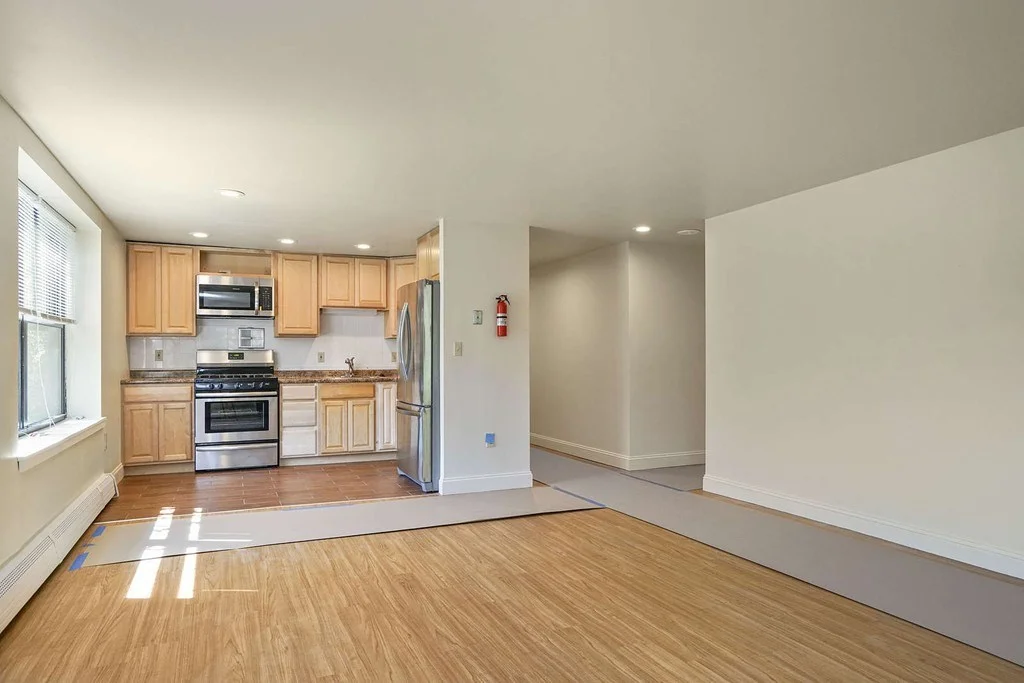 4 bed, 1 bath apartment for rent at 105 West Concord St Unit 2, South End — photo 3 of 33