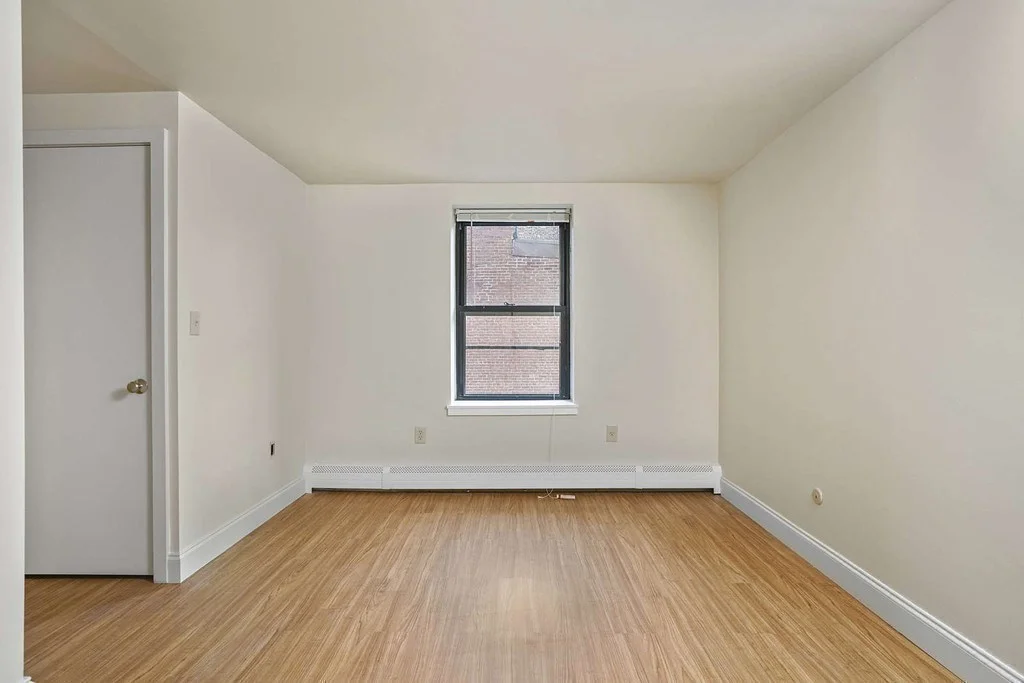 4 bed, 1 bath apartment for rent at 105 West Concord St Unit 2, South End — photo 15 of 33