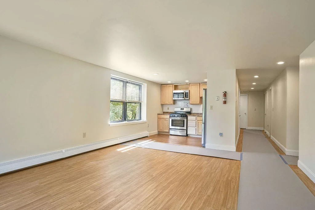 4 bed, 1 bath apartment for rent at 105 West Concord St Unit 2, South End — photo 4 of 33