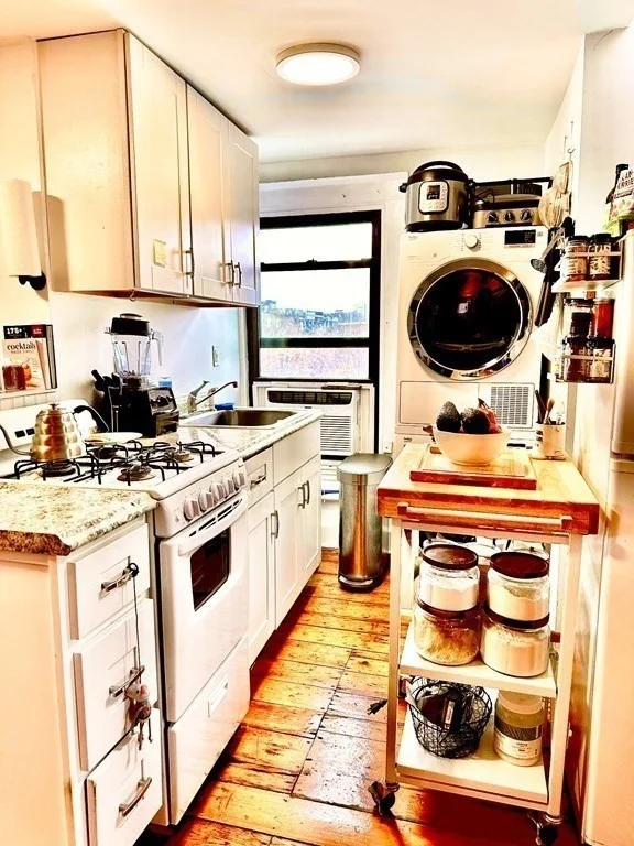 Studio bed, 1 bath apartment for rent at 105 West Springfield Unit 3, South End — photo 12 of 19