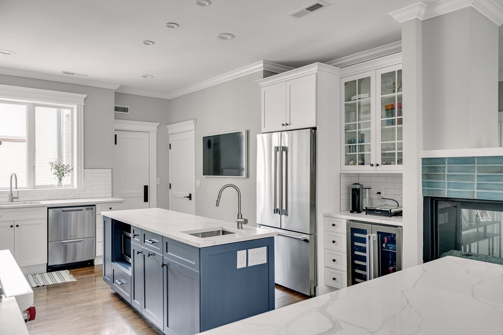 3 bed, 2 bath apartment for rent at 105 Winchester St Unit 3, Coolidge Corner — photo 6 of 15