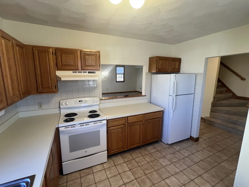 3 bed, 2 bath apartment for rent at 1050 Chestnut St Unit 1050, Newton — photo 5 of 13