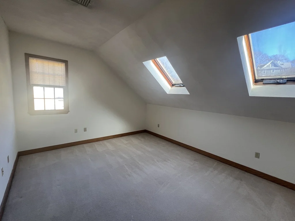 3 bed, 2 bath apartment for rent at 1050 Chestnut St Unit 1050, Newton — photo 9 of 13
