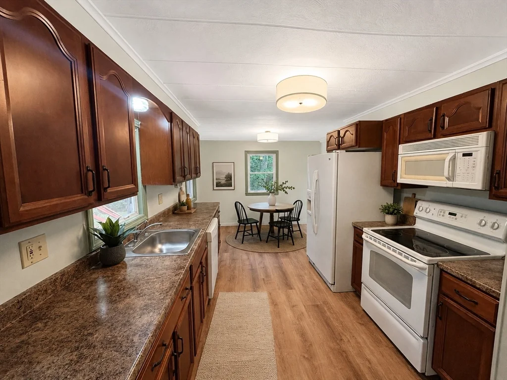 3 bed, 1 bath apartment for rent at 1050 Flat Hill Rd Unit 0, Lunenburg — photo 1 of 17