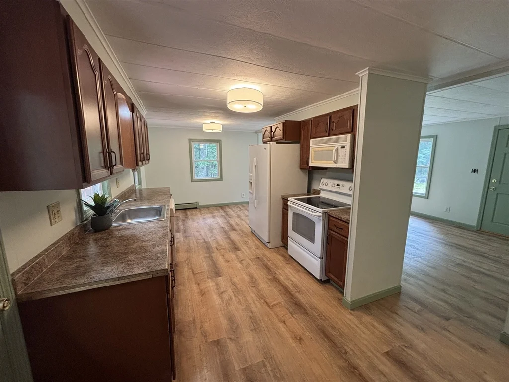 3 bed, 1 bath apartment for rent at 1050 Flat Hill Rd Unit 0, Lunenburg — photo 7 of 17