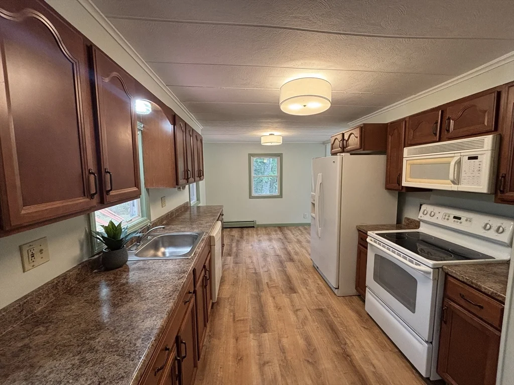 3 bed, 1 bath apartment for rent at 1050 Flat Hill Rd Unit 0, Lunenburg — photo 8 of 17