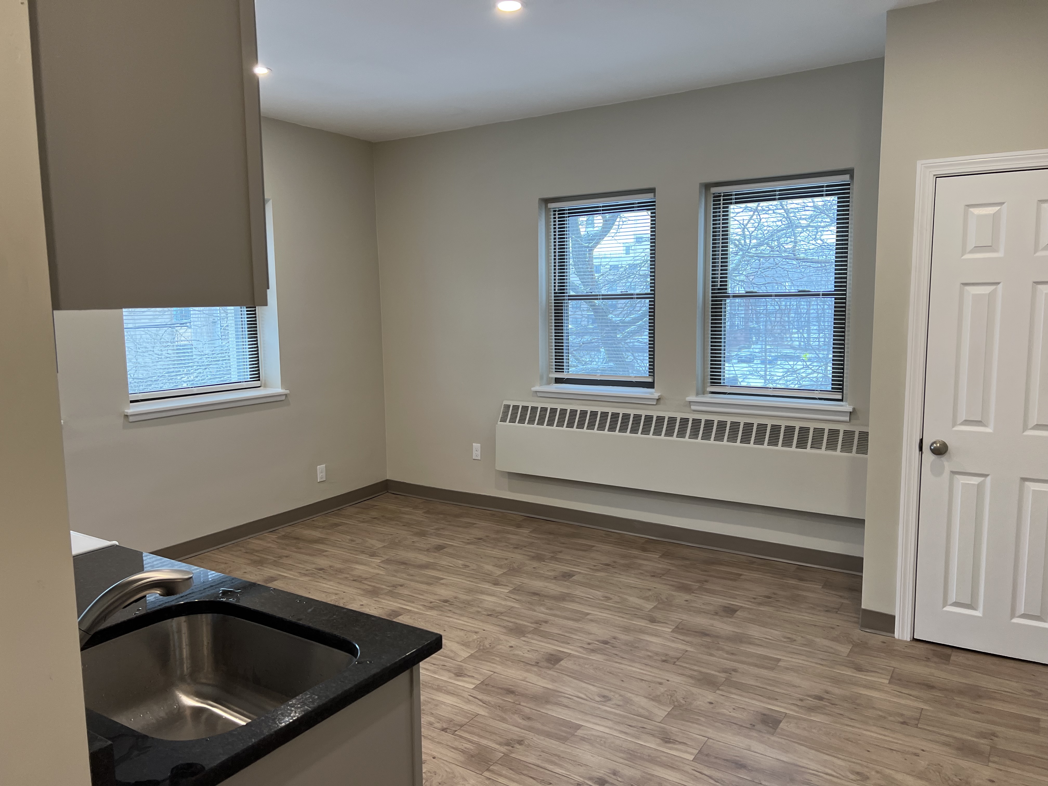 Studio bed, 1 bath apartment for rent at 1050 Hancock St Unit C1 / 30, Quincy — photo 3 of 9