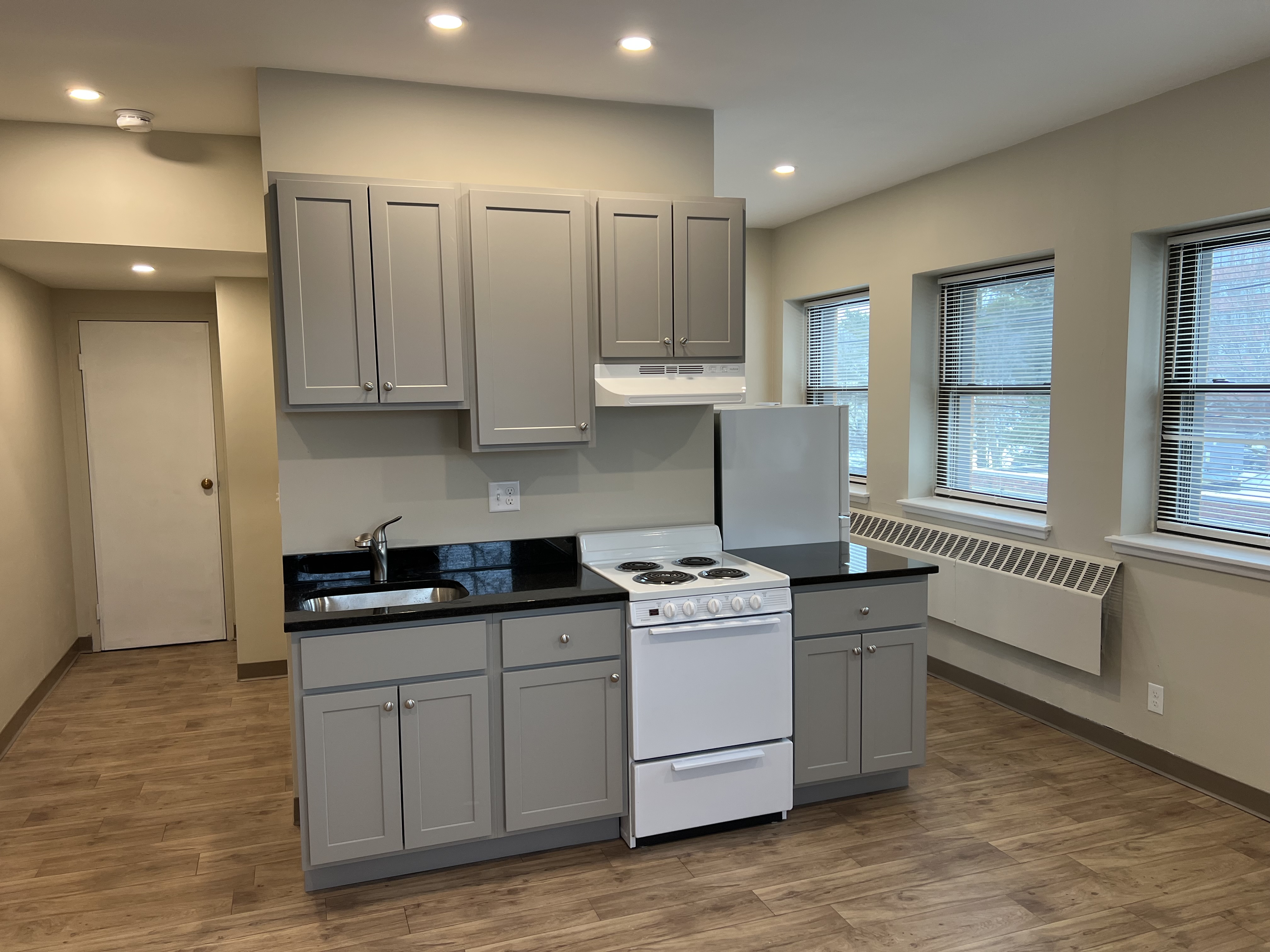 Studio bed, 1 bath apartment for rent at 1050 Hancock St Unit C1 / 30, Quincy — photo 4 of 9