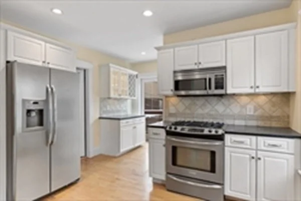 4 bed, 2 bath apartment for rent at 1051 Broadway Unit U, Somerville — photo 5 of 14