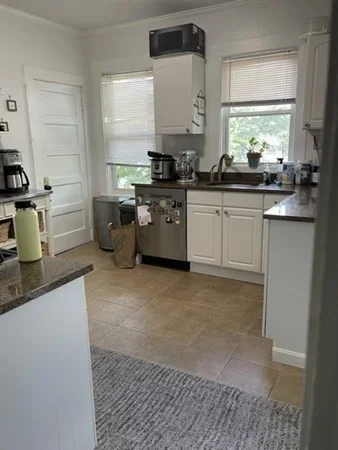 2 bed, 1 bath apartment for rent at 1051 Massachusetts Ave Unit 3, Arlington — photo 5 of 15