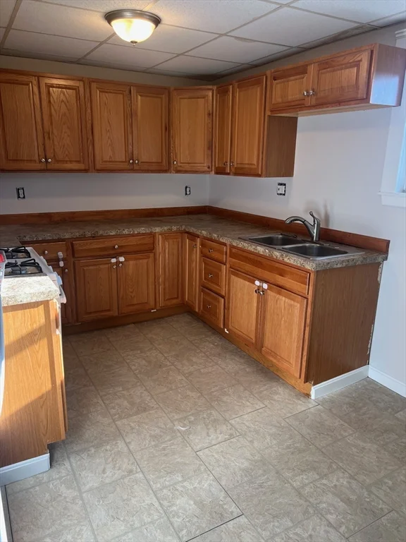 3 bed, 1 bath apartment for rent at 1053 Bedford St Unit 2, Fall River — photo 3 of 8
