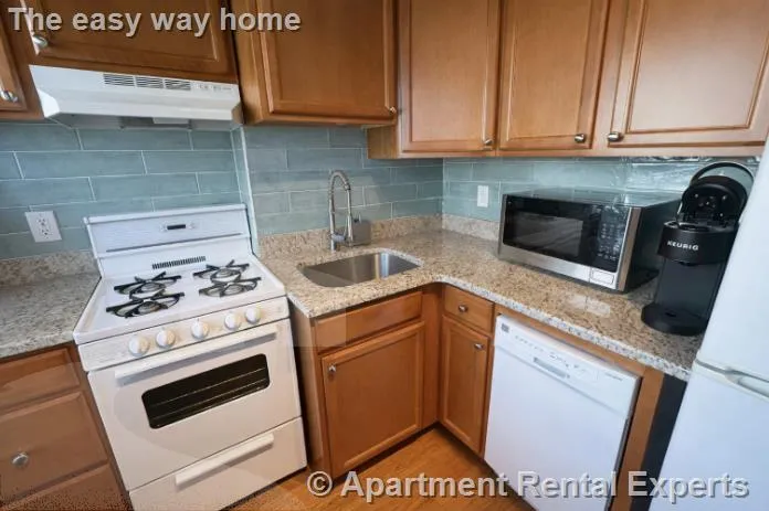 1 bed, 1 bath apartment for rent at 1054 Cambridge St Unit 4F, East Cambridge — photo 3 of 11