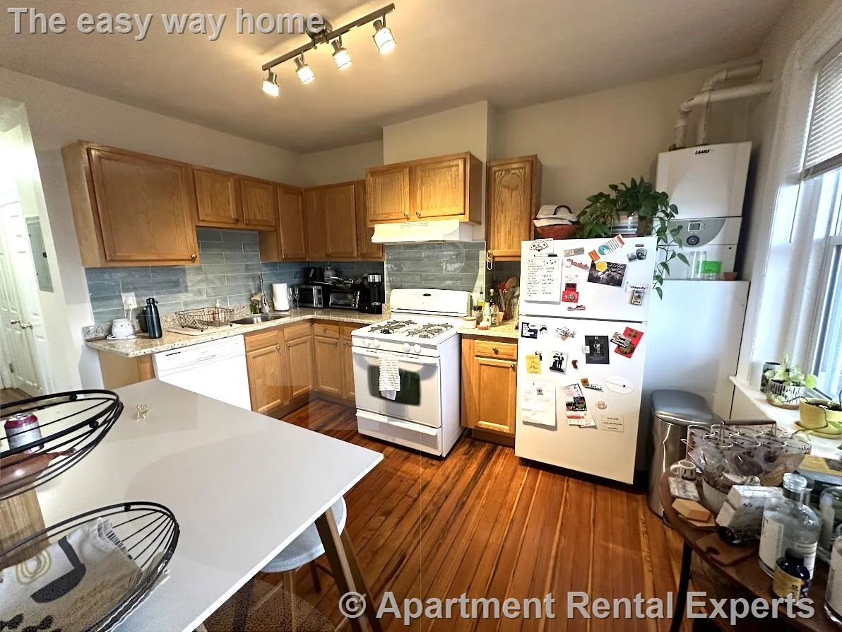 1 bed, 1 bath apartment for rent at 1056 Cambridge St Unit 4R, Wellington-Harrington — photo 3 of 11