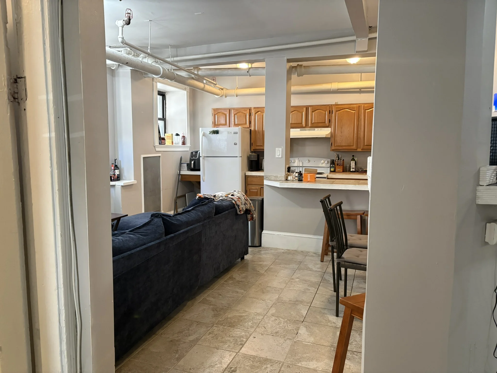 5 bed, 2 bath apartment for rent at 1056 Commonwealth Ave Unit 1, Brighton — photo 15 of 17