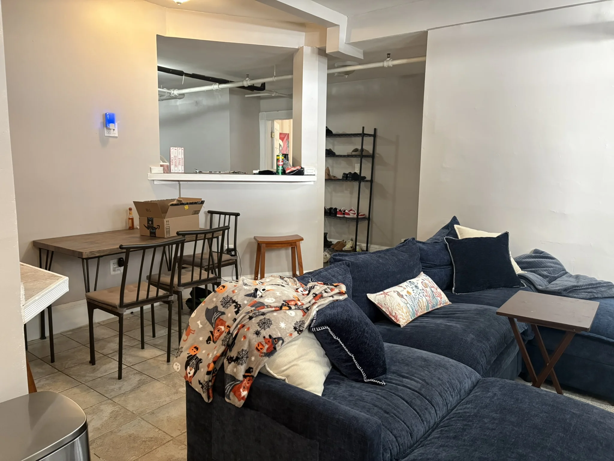 5 bed, 2 bath apartment for rent at 1056 Commonwealth Ave Unit 1, Brighton — photo 4 of 17