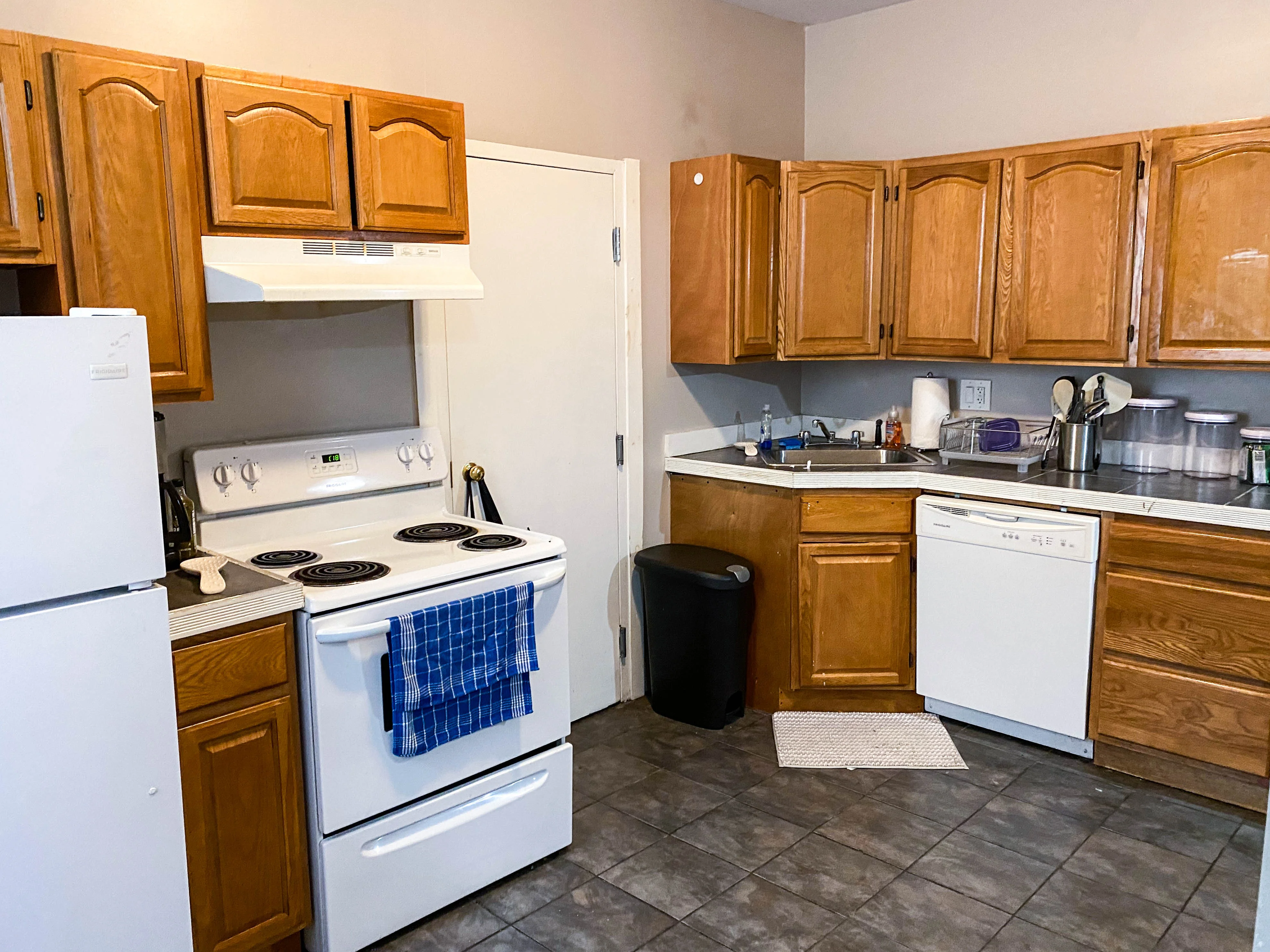 3 bed, 2 bath apartment for rent at 1056 Commonwealth Ave Unit 32, Brighton — photo 9 of 25