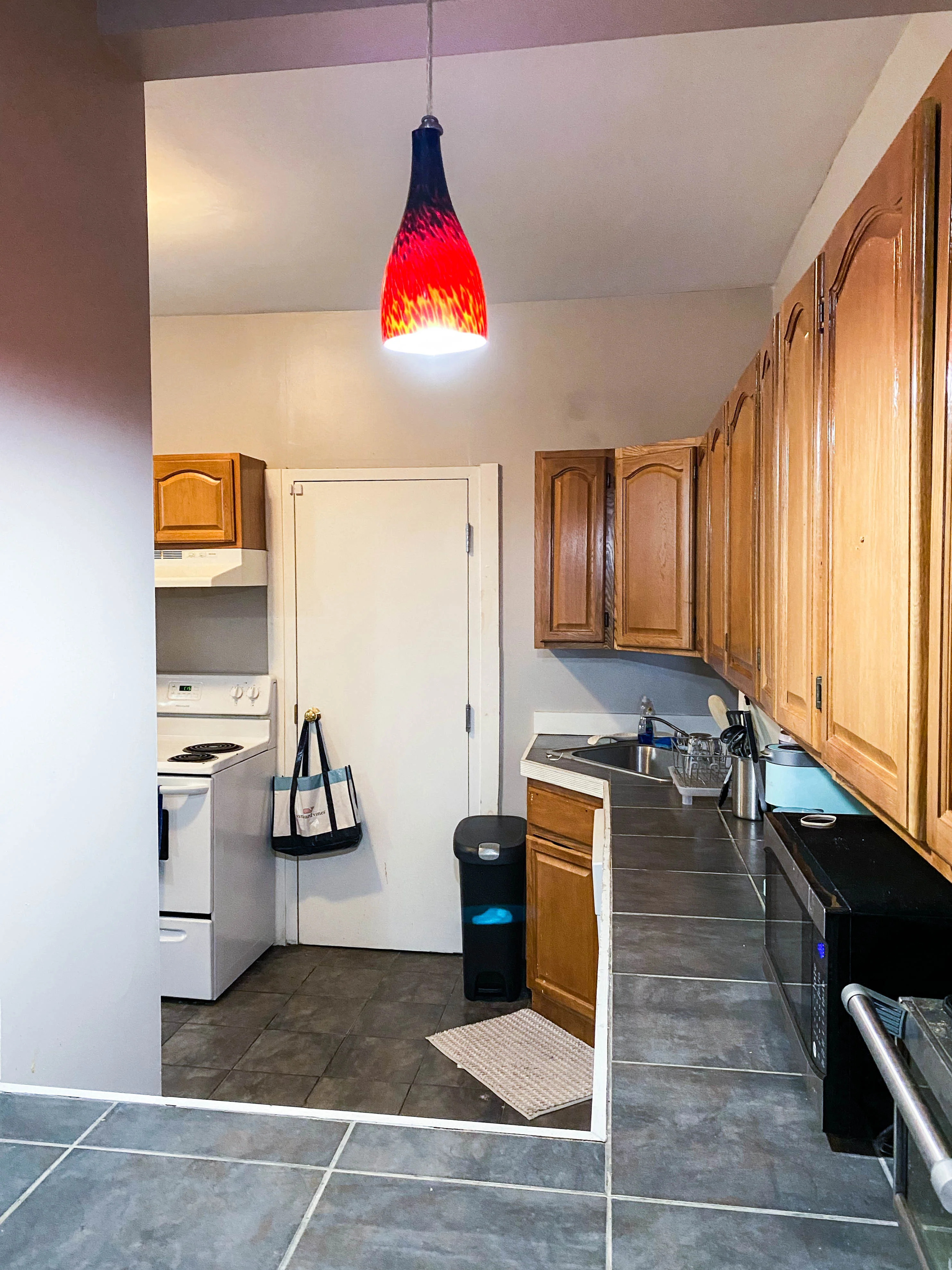 3 bed, 2 bath apartment for rent at 1056 Commonwealth Ave Unit 32, Brighton — photo 4 of 25