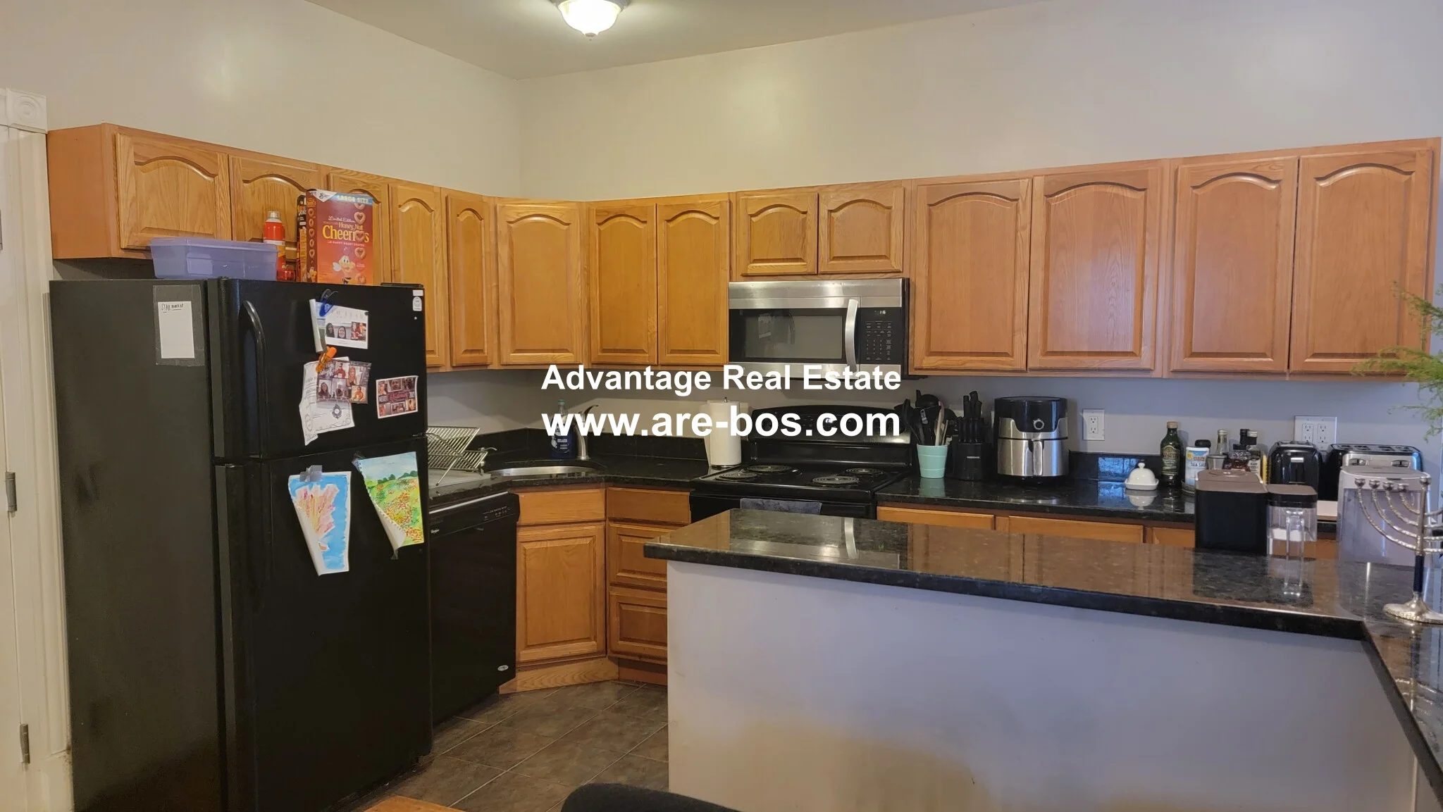 4 bed, 1 bath apartment for rent at 1056 Commonwealth Ave Unit 41, Brighton — photo 2 of 20