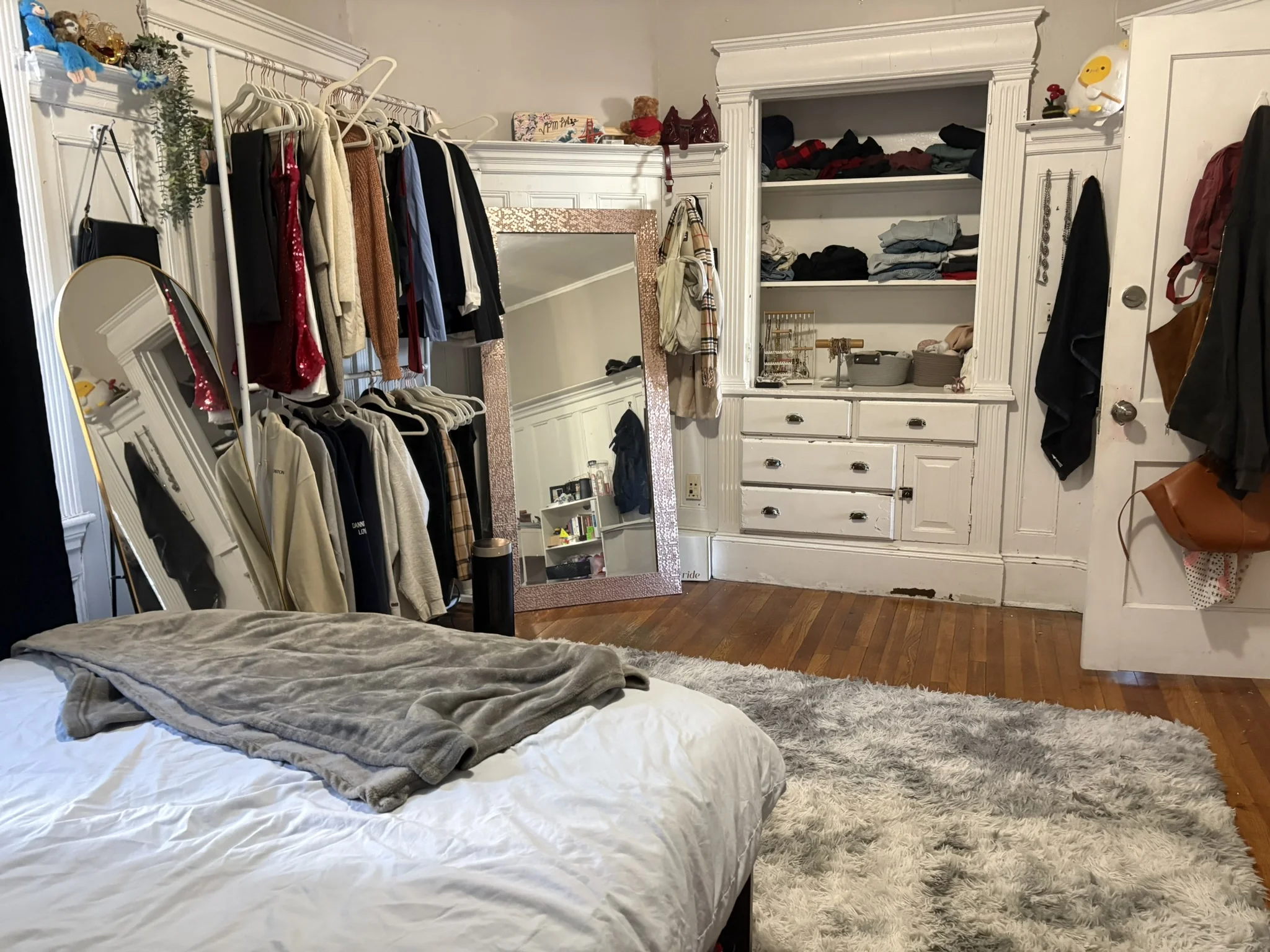 3 bed, 1 bath apartment for rent at 1056 Commonwealth Ave Unit 42, Brighton — photo 9 of 12