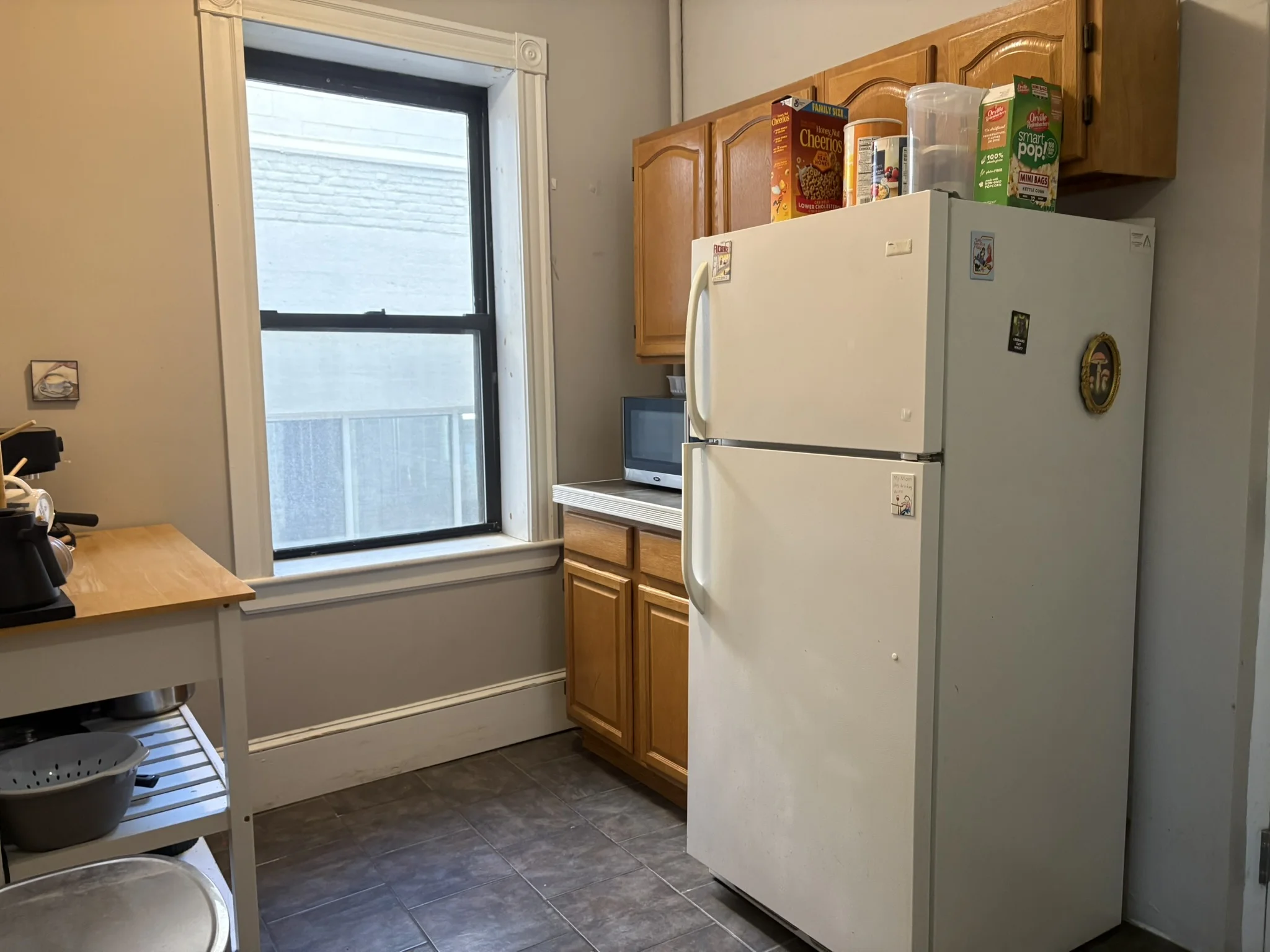 3 bed, 1 bath apartment for rent at 1056 Commonwealth Ave Unit 42, Brighton — photo 4 of 12