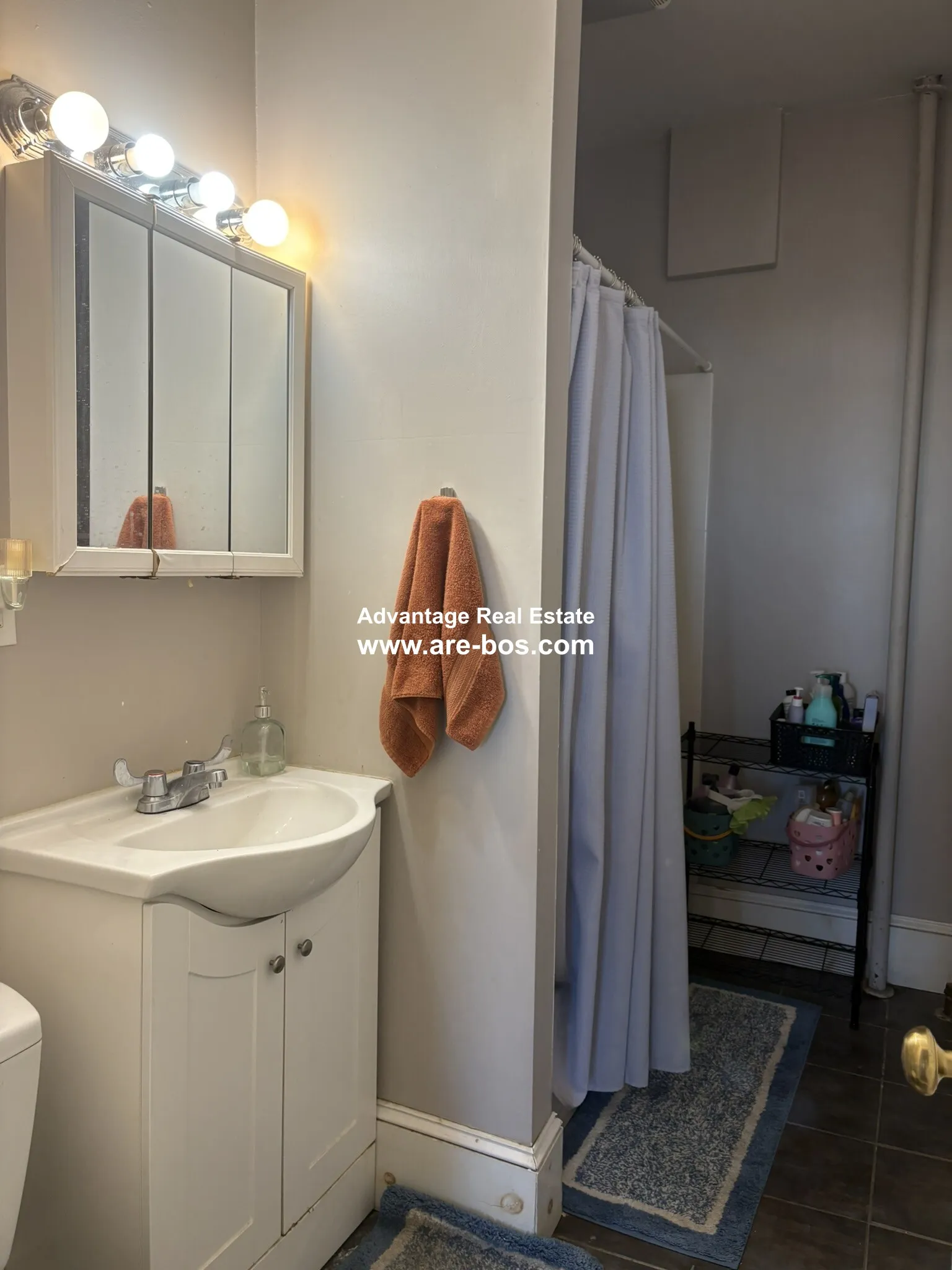 3 bed, 1 bath apartment for rent at 1056 Commonwealth Ave Unit 42 Duplicate, Brighton — photo 12 of 41