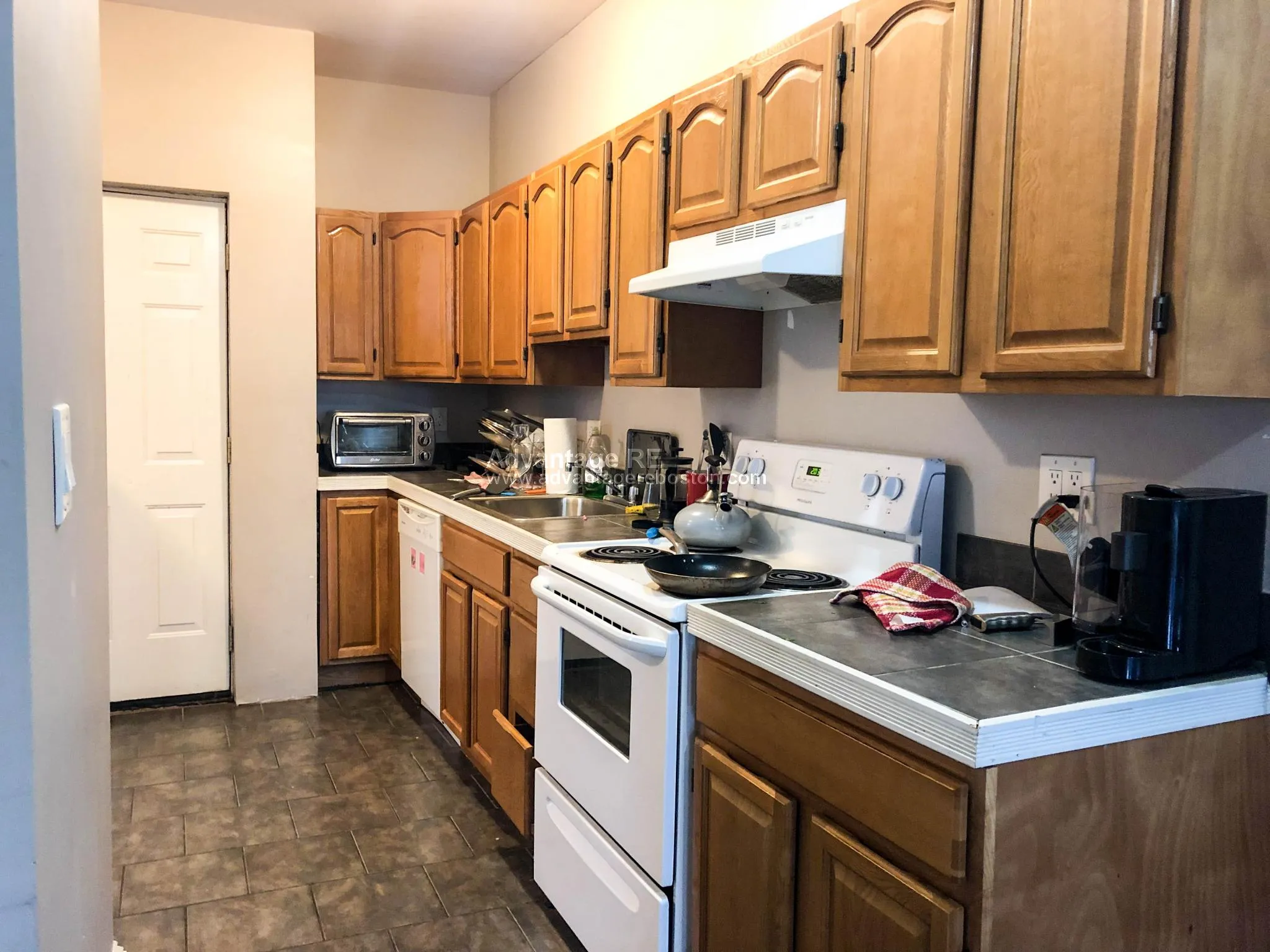 3 bed, 1 bath apartment for rent at 1056 Commonwealth Ave Unit 42 Duplicate, Brighton — photo 35 of 41