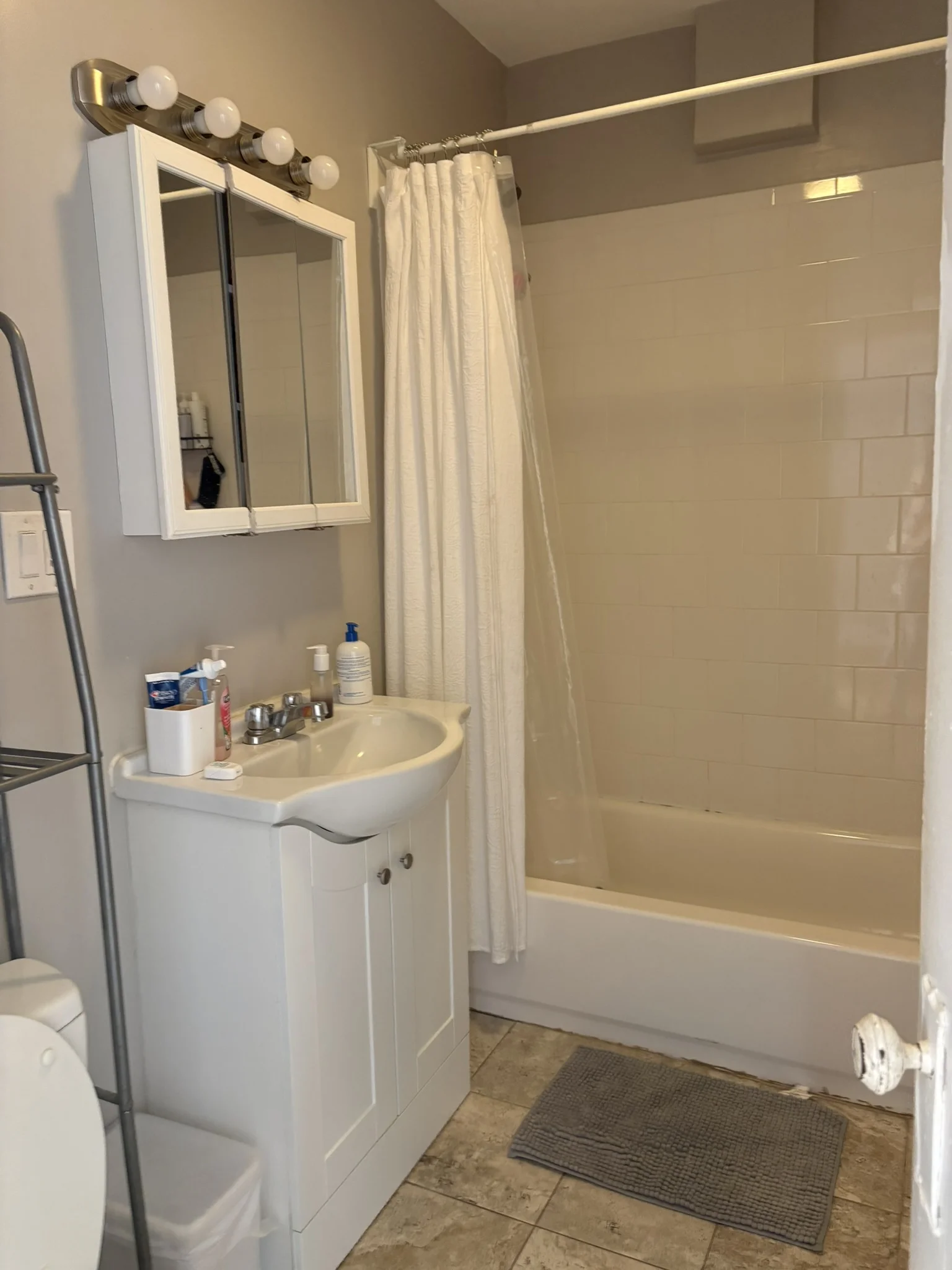 2 bed, 1 bath apartment for rent at 1056 Commonwealth Ave Unit 44, Brighton — photo 20 of 23