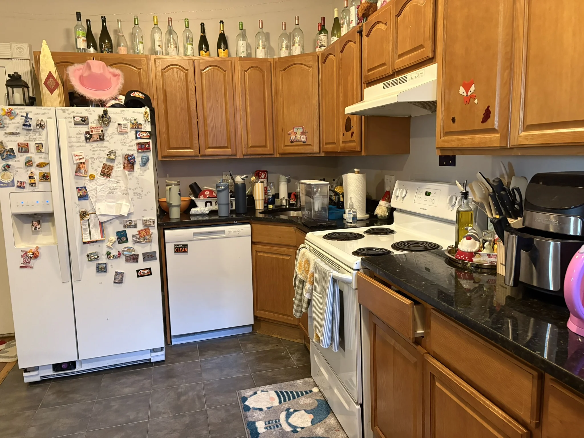 4 bed, 1 bath apartment for rent at 1056 Commonwealth Ave Unit 51, Brighton — photo 2 of 14