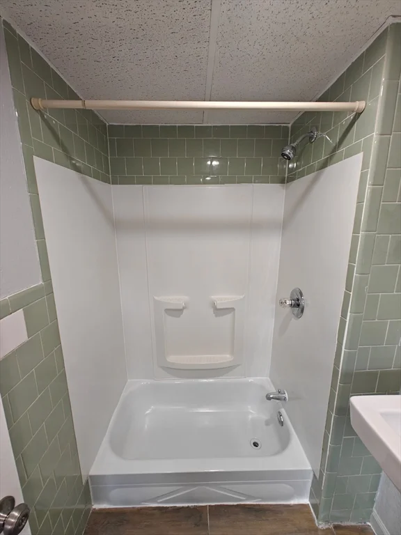 2 bed, 1 bath apartment for rent at 106/118 Wilcox St Unit 6, Fall River — photo 11 of 12