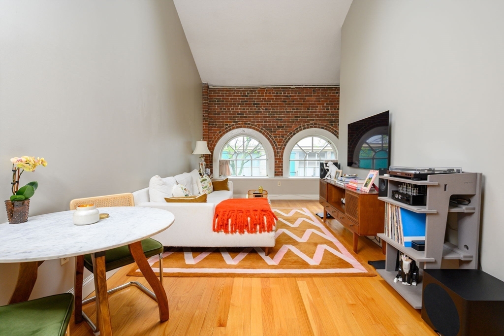 2 bed, 1 bath apartment for rent at 106 13th St Unit 207, Charlestown — photo 7 of 26