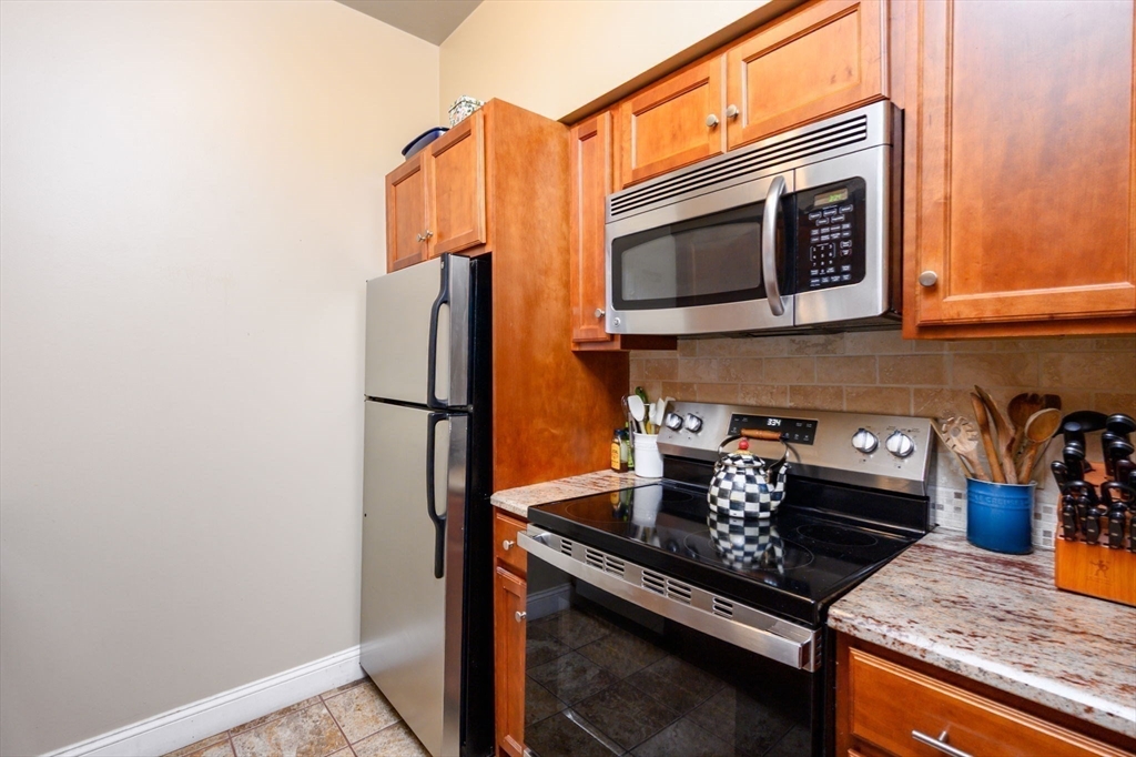 2 bed, 1 bath apartment for rent at 106 13th St Unit 207, Charlestown — photo 11 of 26