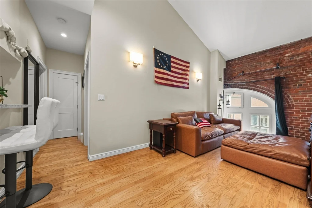 2 bed, 1 bath apartment for rent at 106 13th St Unit 212, Charlestown — photo 4 of 25